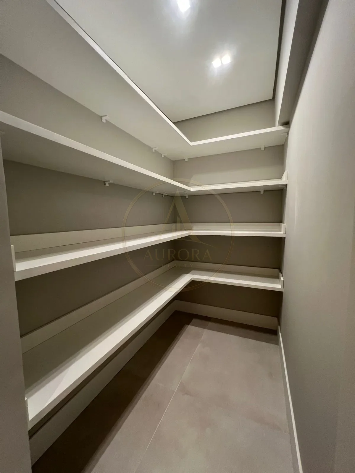 Edifício Chateau | Alphaville – 287 m² | 3 Suítes | 4 Vagas | 100% Reformado | Nunca Habitado 9